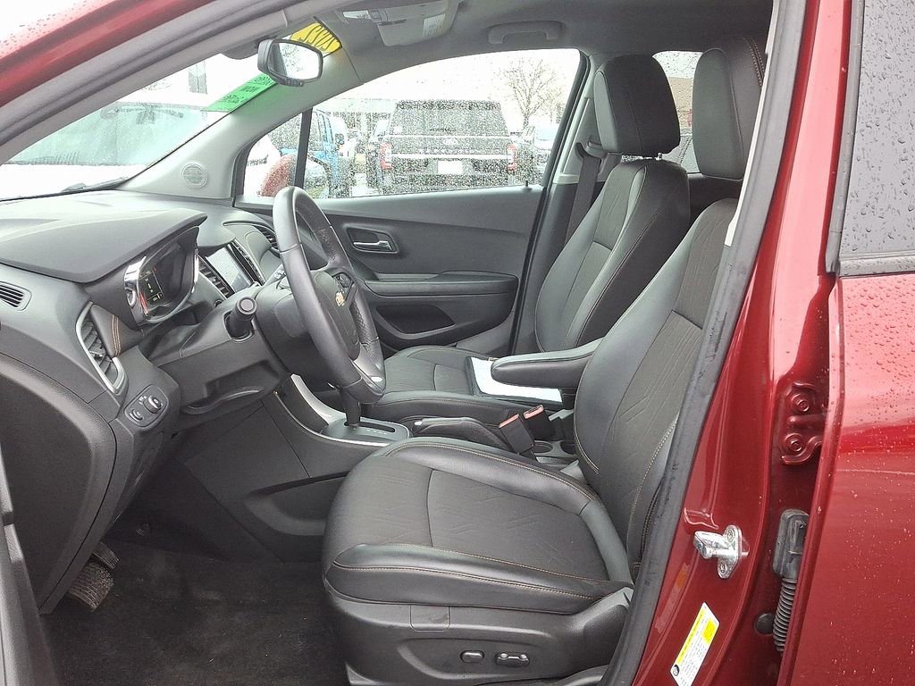 Certified 2022 Chevrolet Trax LT w/ LT Convenience Package image 14