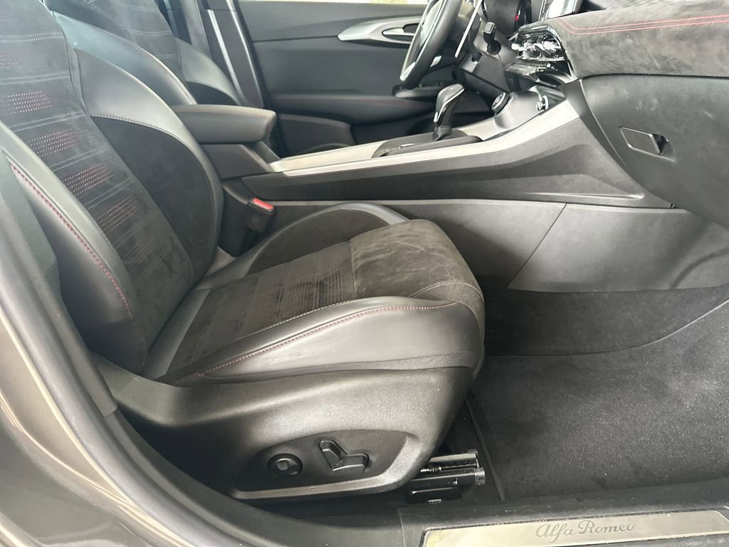 Used 2024 Alfa Romeo Tonale Veloce image 38