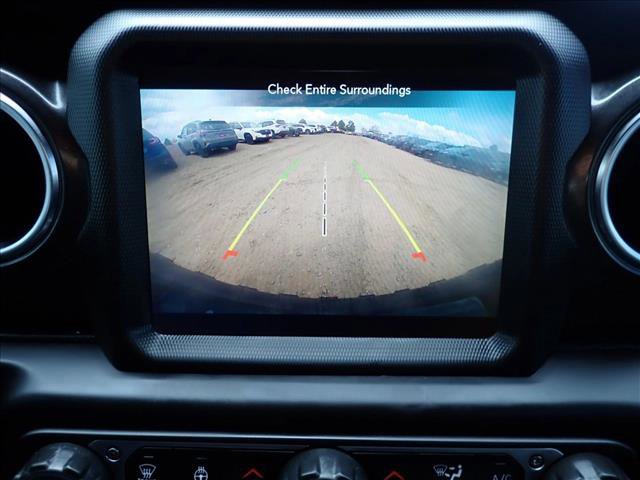 Used 2022 Jeep Wrangler Unlimited Sahara AWD/4WD image 16