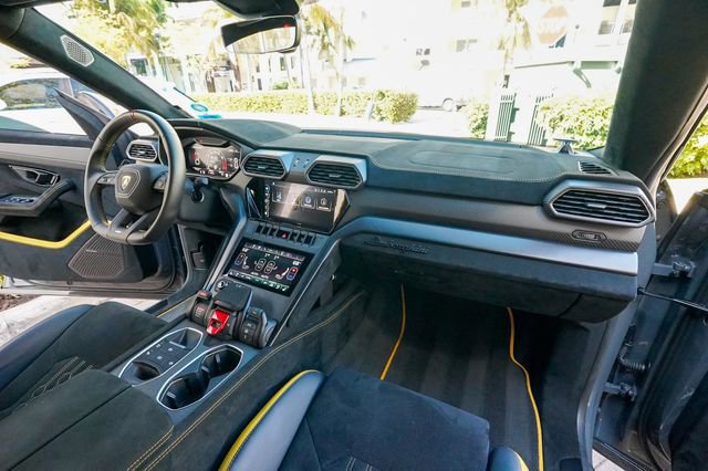 Used 2023 Lamborghini Urus Performante image 84