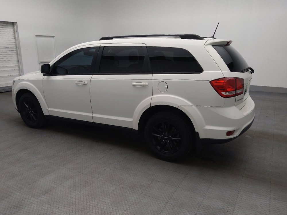 Used 2019 Dodge Journey SE w/ Connectivity Group FWD image 3