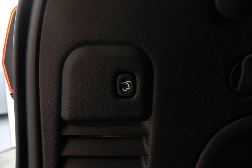 Used 2021 Jeep Grand Cherokee Freedom Edition AWD/4WD image 18