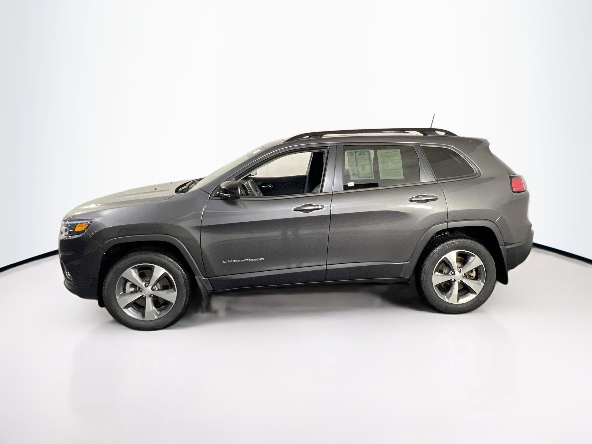 Used 2022 Jeep Cherokee Limited image 8