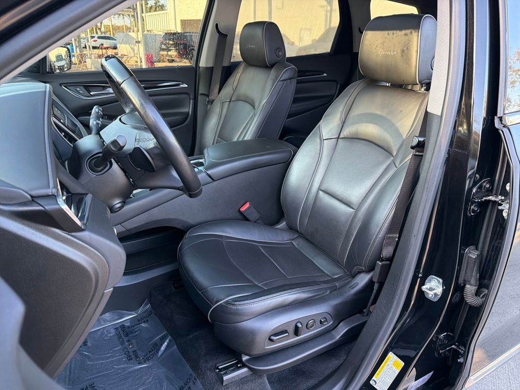 Used 2020 Buick Enclave Avenir w/ Avenir Technology Package image 32