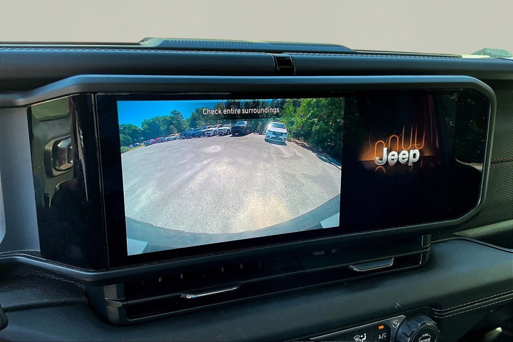 Used 2026 Jeep Wrangler Unlimited Rubicon AWD/4WD image 16