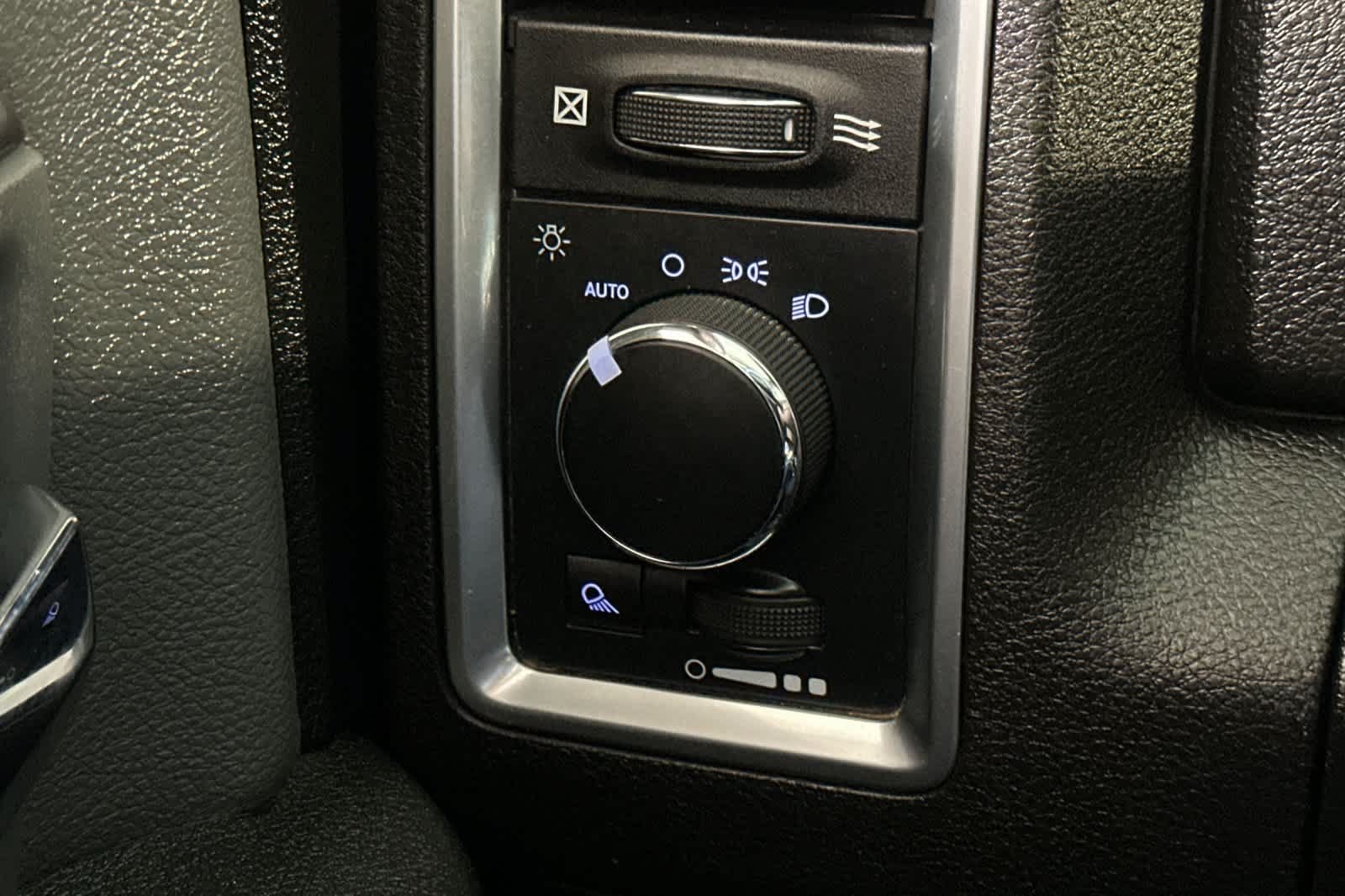 Used 2021 RAM 1500 Classic SLT AWD/4WD image 30