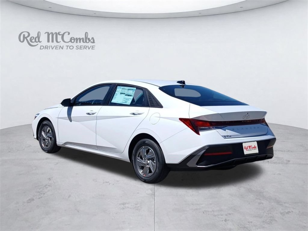 New 2026 Hyundai Elantra SE FWD image 3