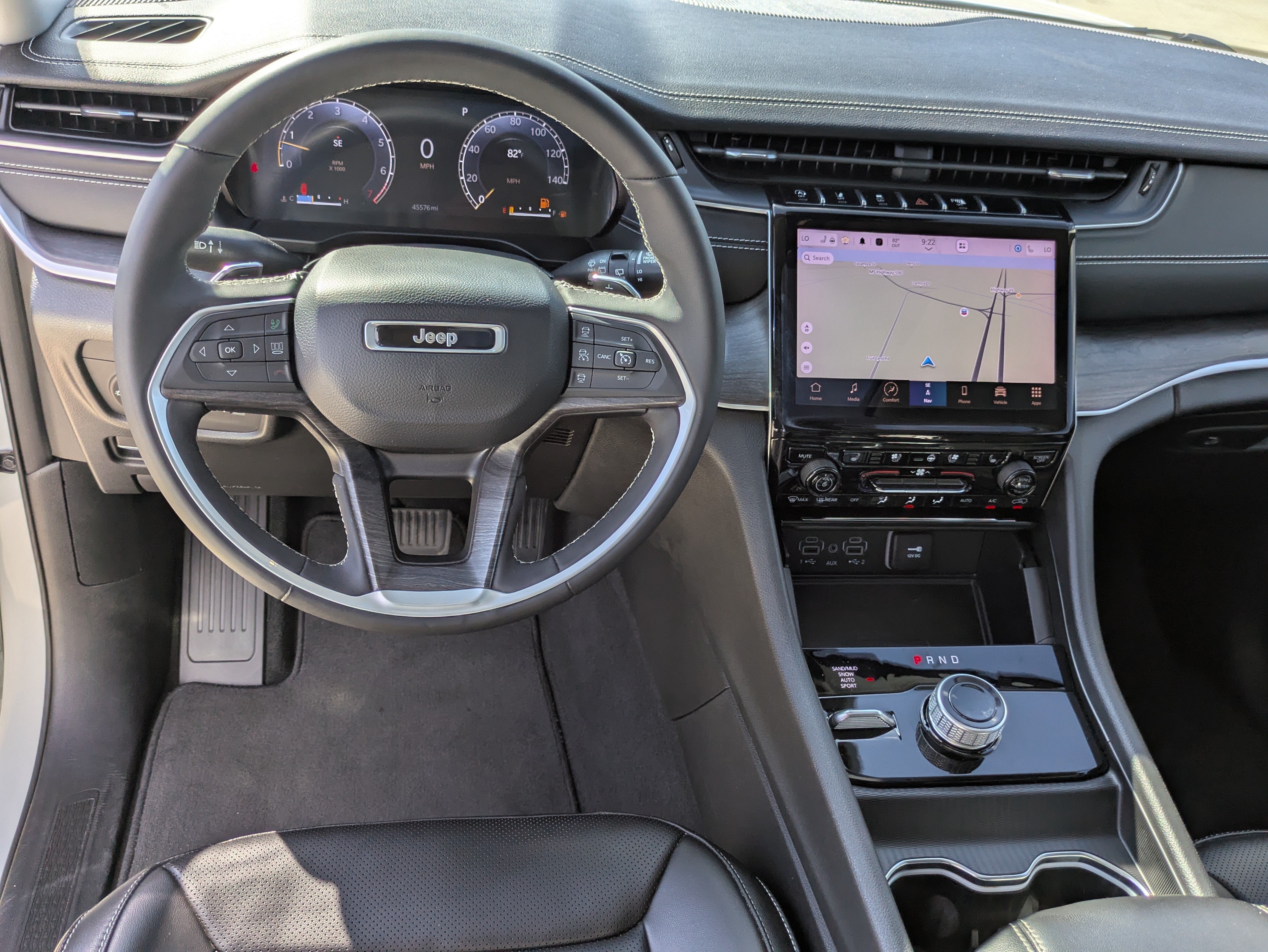 Used 2023 Jeep Grand Cherokee Limited w/ Luxury Tech Group II AWD/4WD image 10