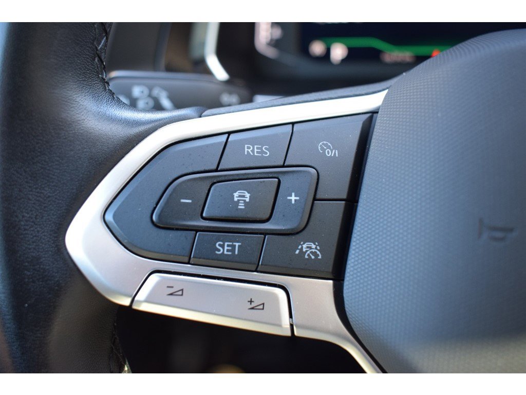 Used 2023 Volkswagen Jetta SEL image 34