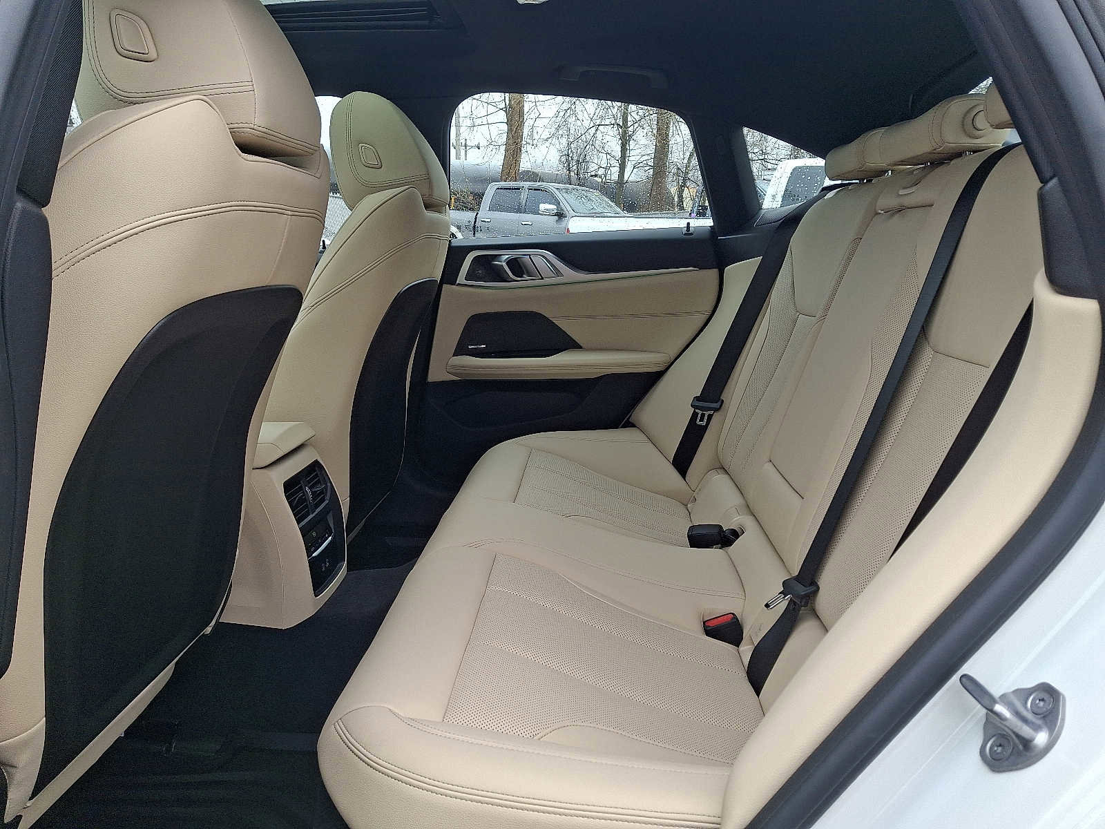 Used 2025 BMW i4 xDrive40i w/ Premium Package AWD/4WD image 10