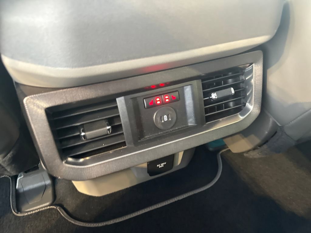 Used 2025 Ford F350 Platinum w/ Platinum Plus Package image 22