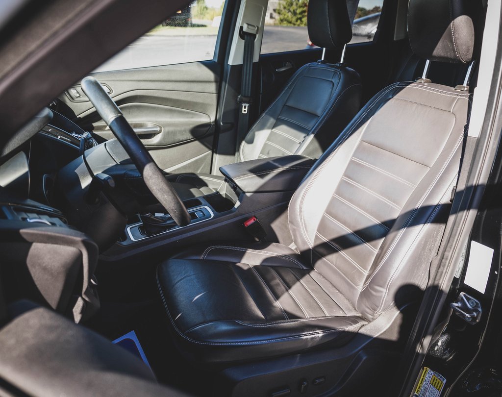 Used 2018 Ford Escape Titanium w/ Ford Safe & Smart Package image 22