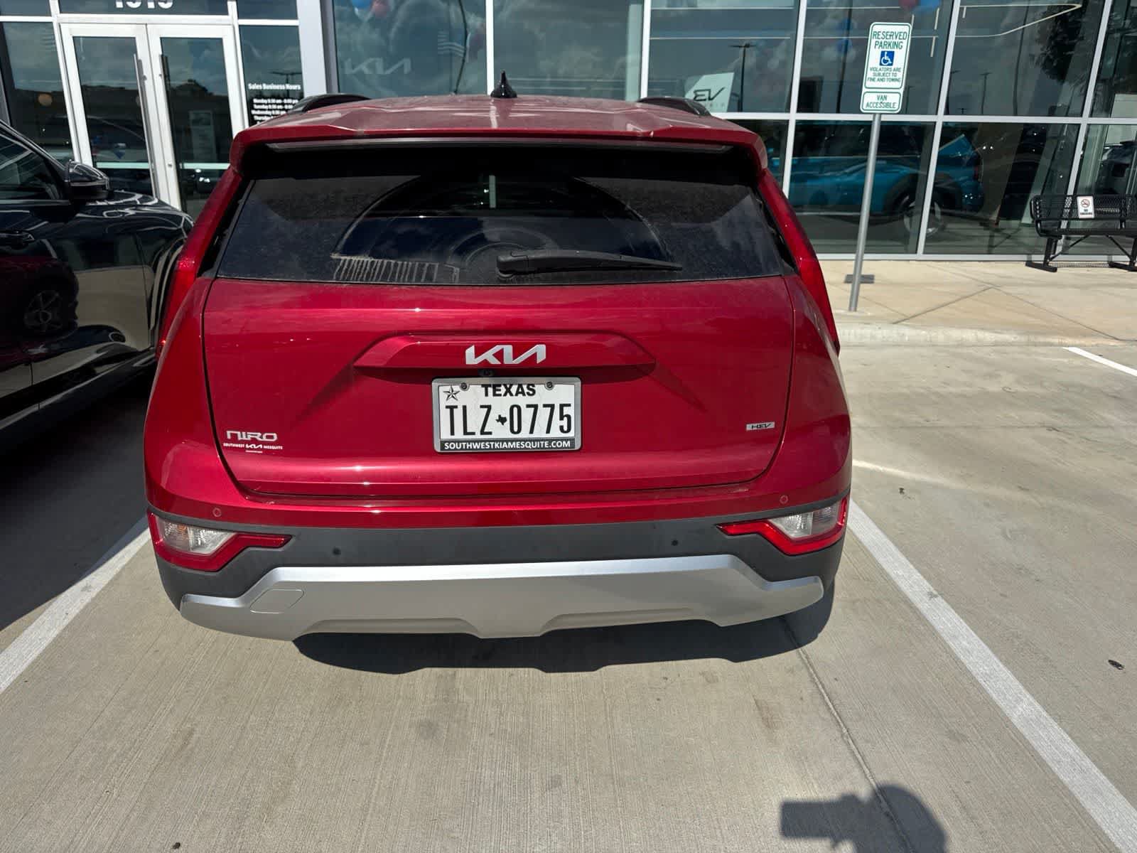 Certified 2023 Kia Niro EX FWD image 5