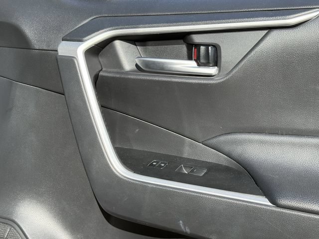 Used 2024 Toyota RAV4 XLE FWD image 28