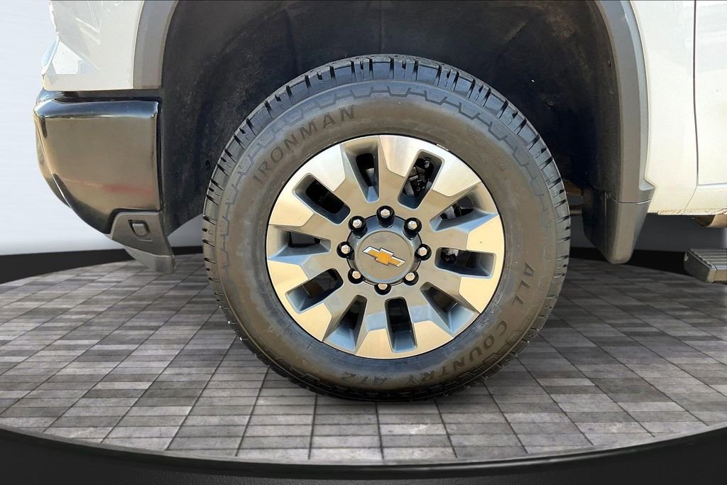 Used 2025 Chevrolet Silverado 2500 Custom w/ Custom Value Package image 31