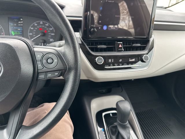 Used 2025 Toyota Corolla LE w/ LE Premium Package image 41