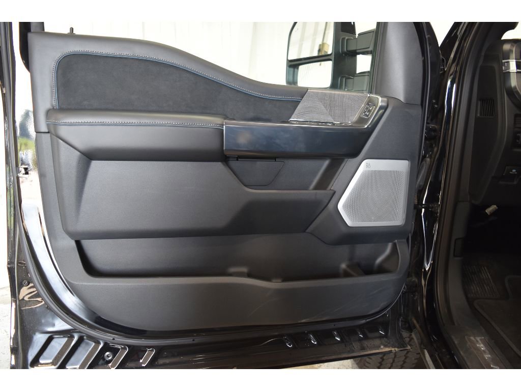 New 2025 Ford F350 Platinum w/ FX4 Off-Road Package image 12