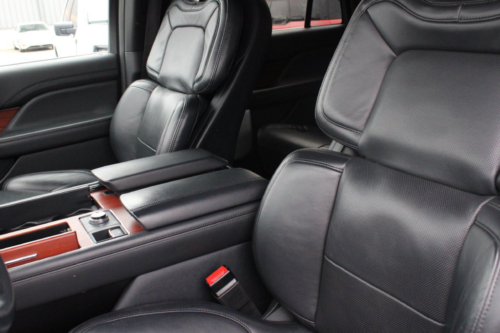 Used 2024 Lincoln Navigator L Reserve AWD/4WD image 5