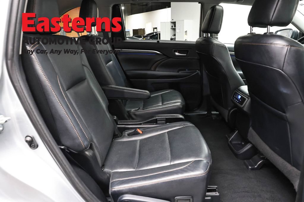 Used 2019 Toyota Highlander Limited w/ Carpet Mat Package (TMS) AWD/4WD image 26