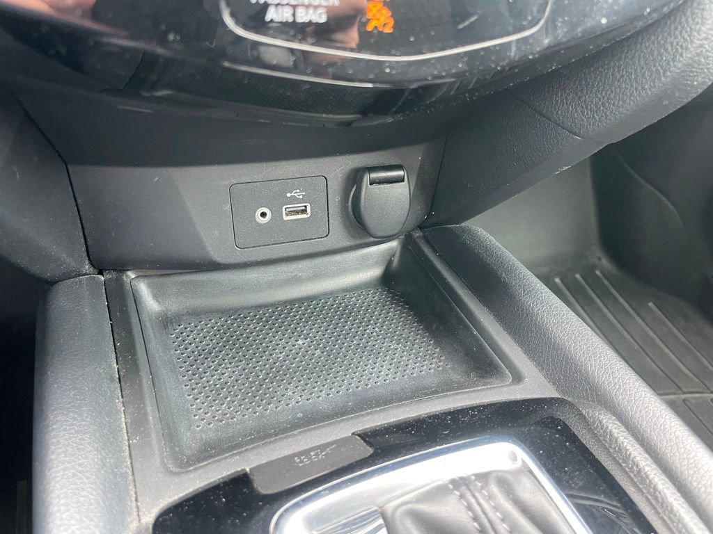 Used 2018 Nissan Rogue SV AWD/4WD image 12