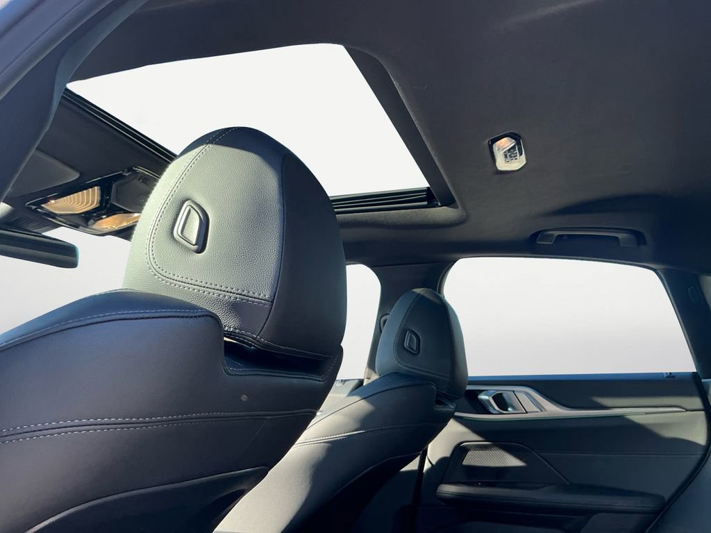 Used 2025 BMW i4 eDrive40 image 19