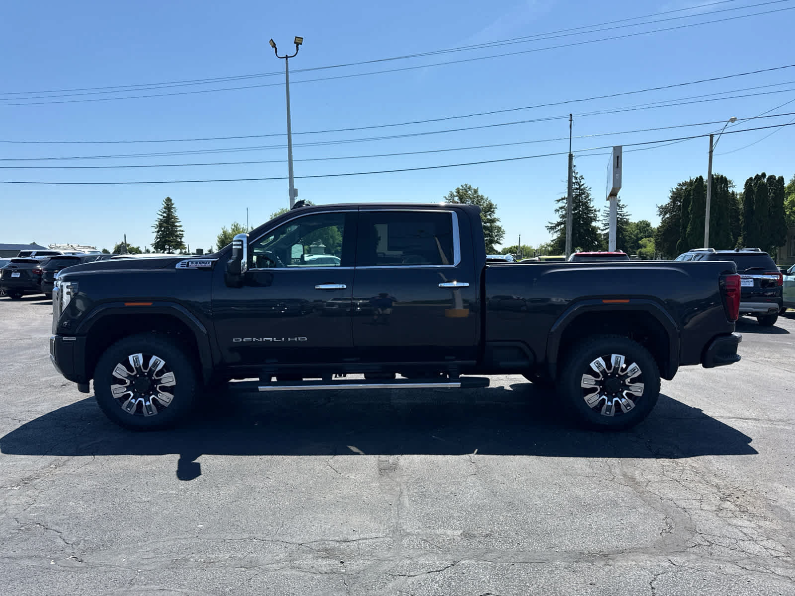 New 2026 GMC Sierra 3500 Denali w/ Denali Reserve Package AWD/4WD image 2