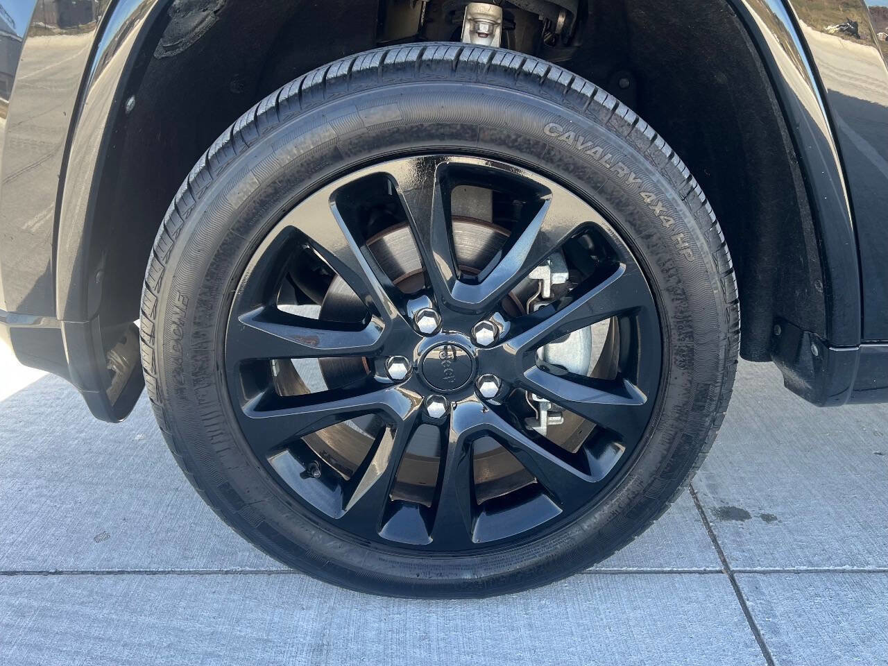 Used 2022 Jeep Grand Cherokee Altitude AWD/4WD image 24
