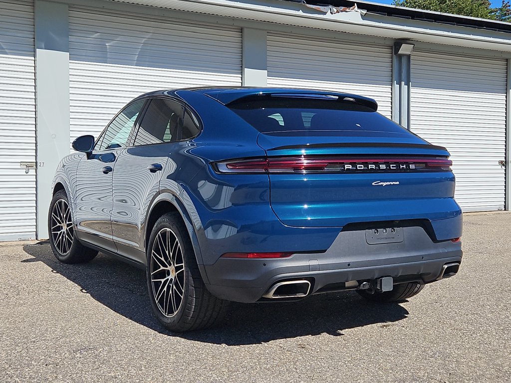Used 2024 Porsche Cayenne Coupe AWD/4WD image 3