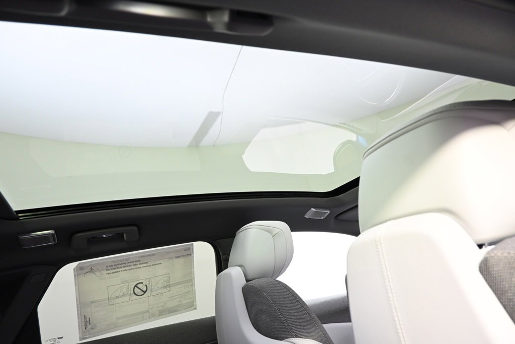 New 2025 Cadillac Optiq Luxury 1 w/ LPO, Floor Liner Package image 17