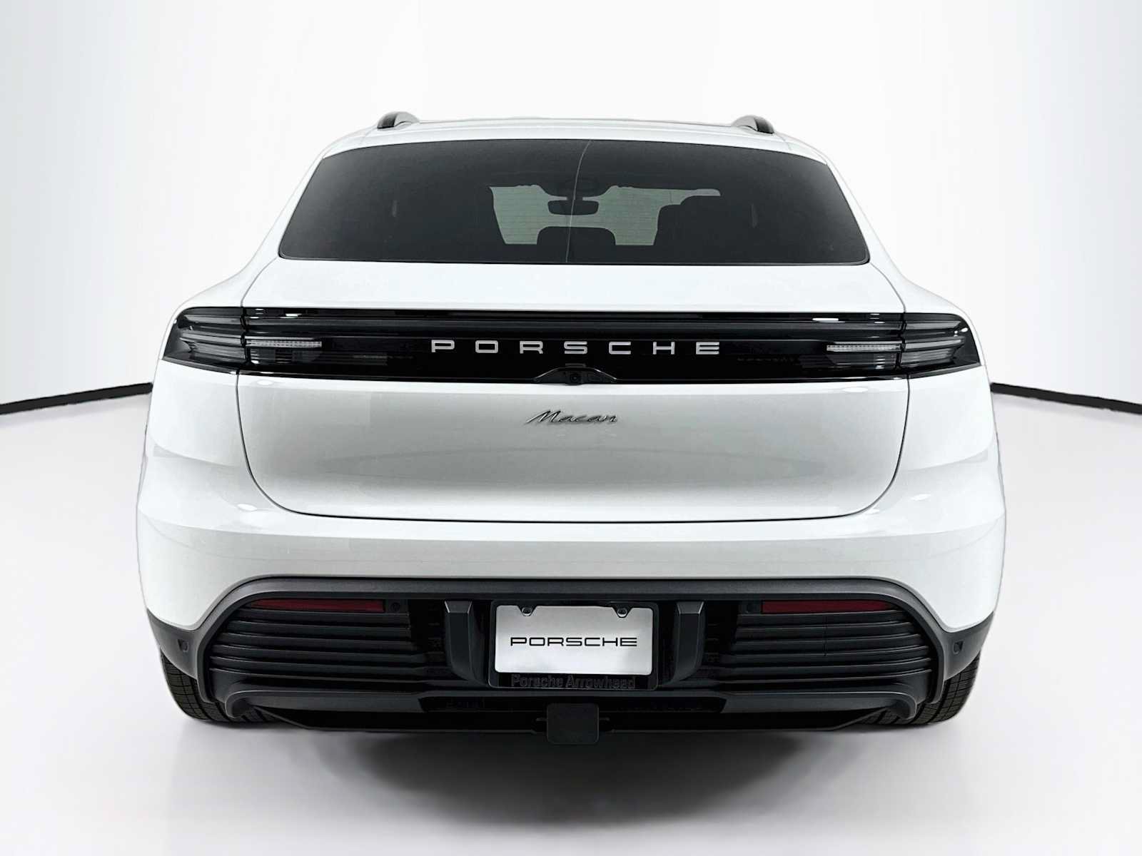 Used 2026 Porsche Macan Electric RWD image 10