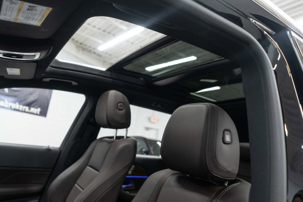 Used 2022 Mercedes-Benz GLS 450 4MATIC image 7