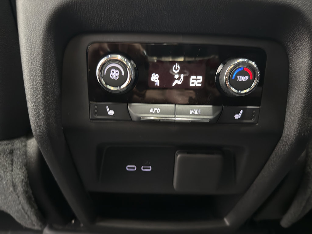 New 2026 Chevrolet Traverse RS w/ LPO, Floor Liner Package image 22