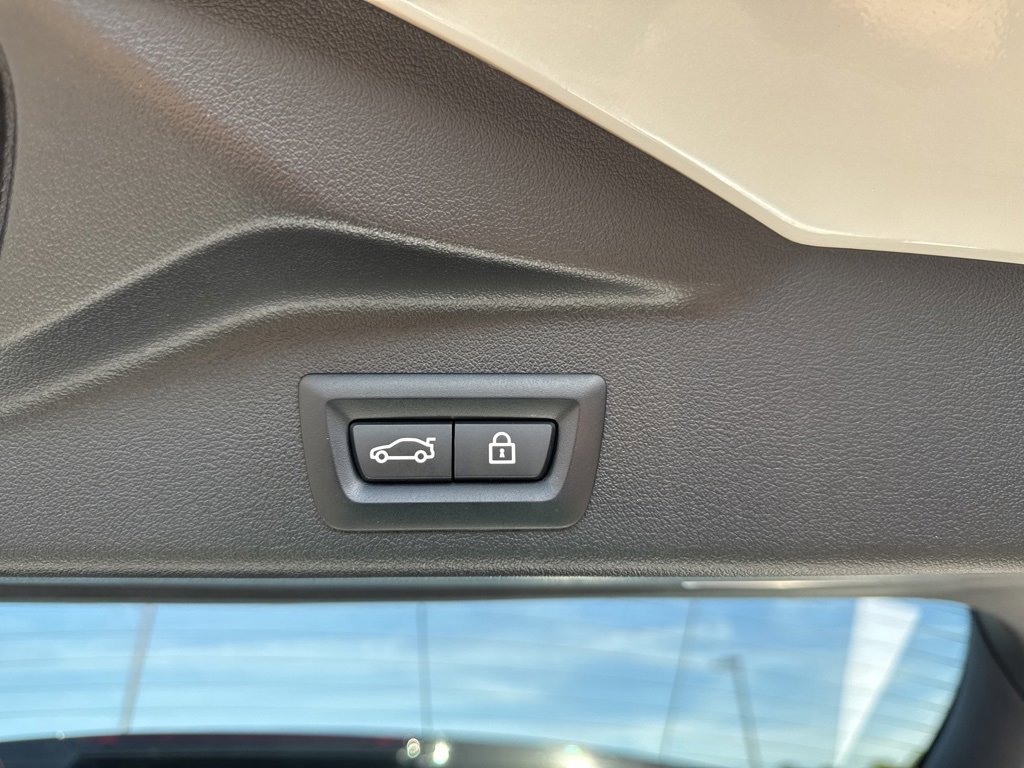 Used 2022 BMW X5 M50i w/ Executive Package image 10