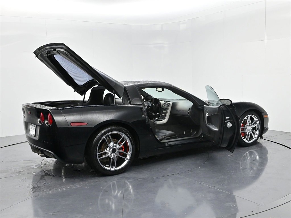 Used 2005 Chevrolet Corvette Coupe w/ Preferred Equipment Group image 46
