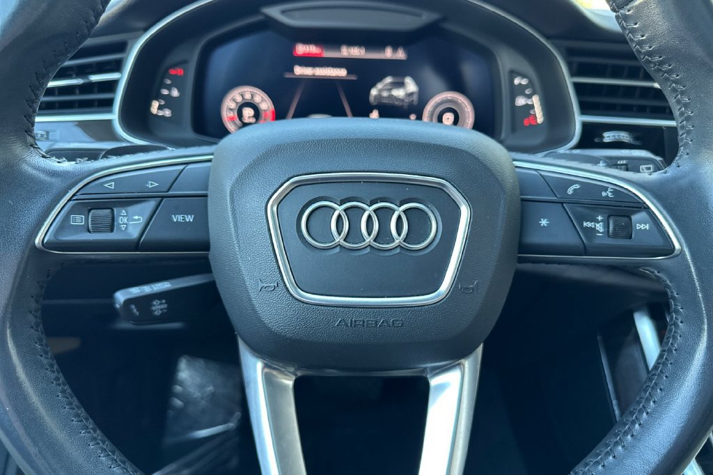 Used 2019 Audi Q8 Premium Plus w/ Premium Plus AWD/4WD image 27