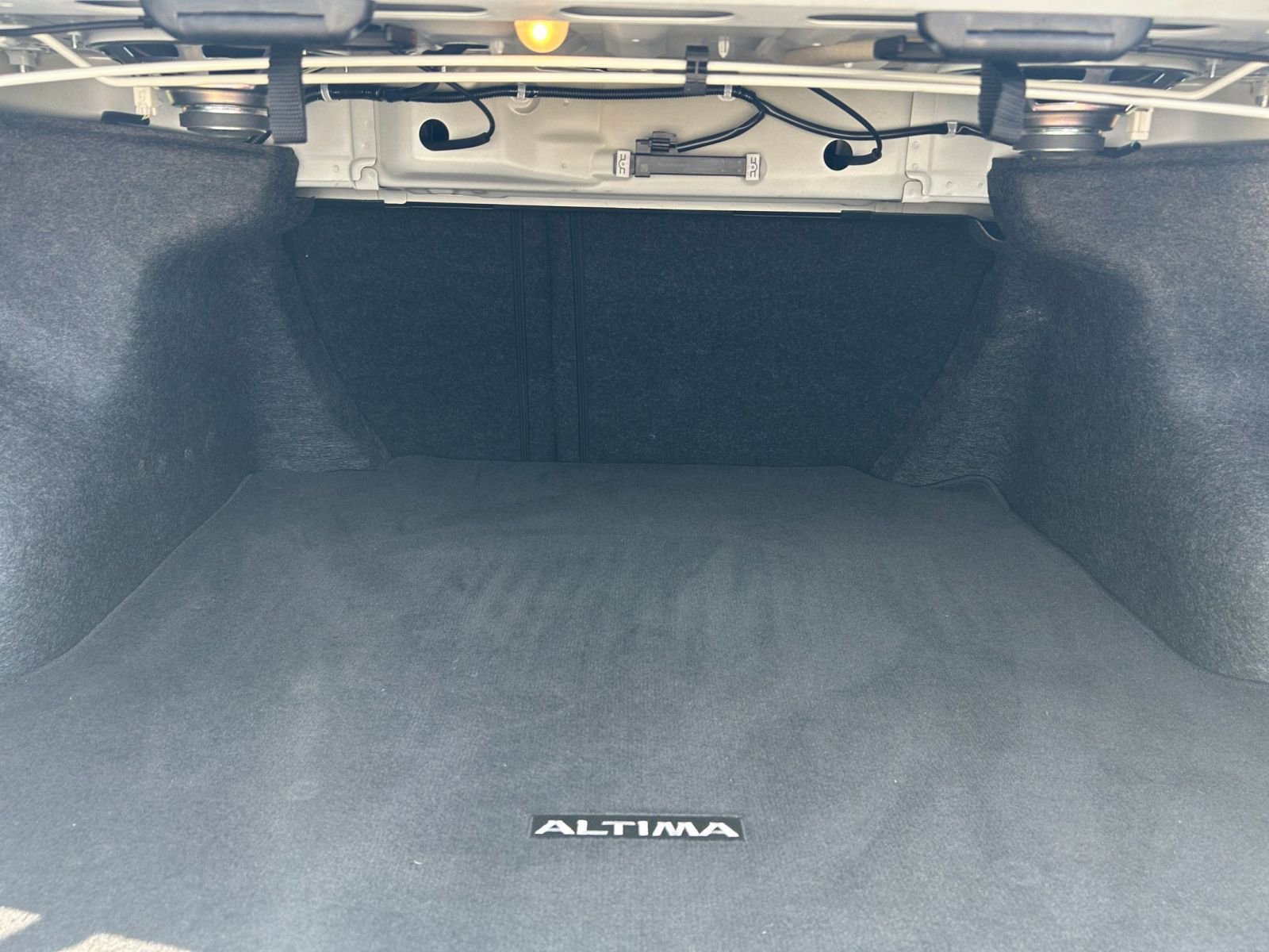 Used 2025 Nissan Altima 2.5 SV FWD image 25