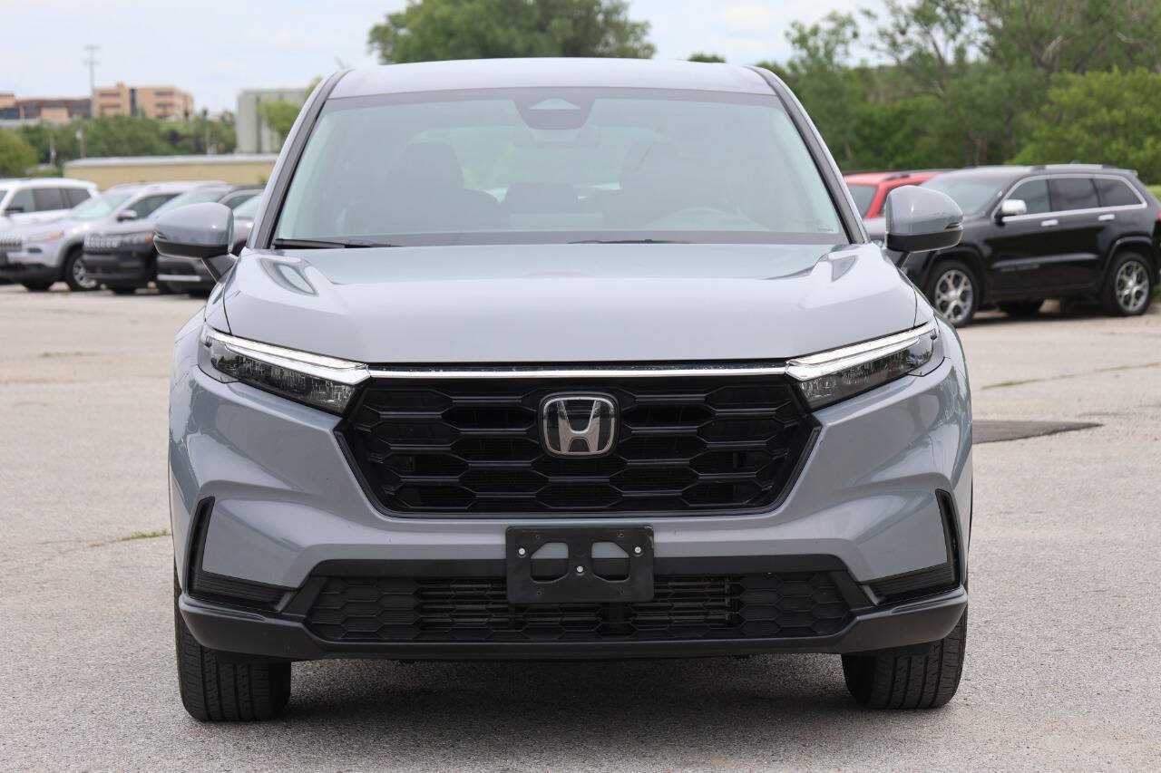 Used 2024 Honda CR-V LX image 2