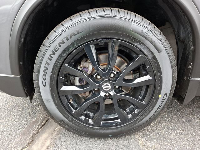 Used 2018 Nissan Rogue SV image 11