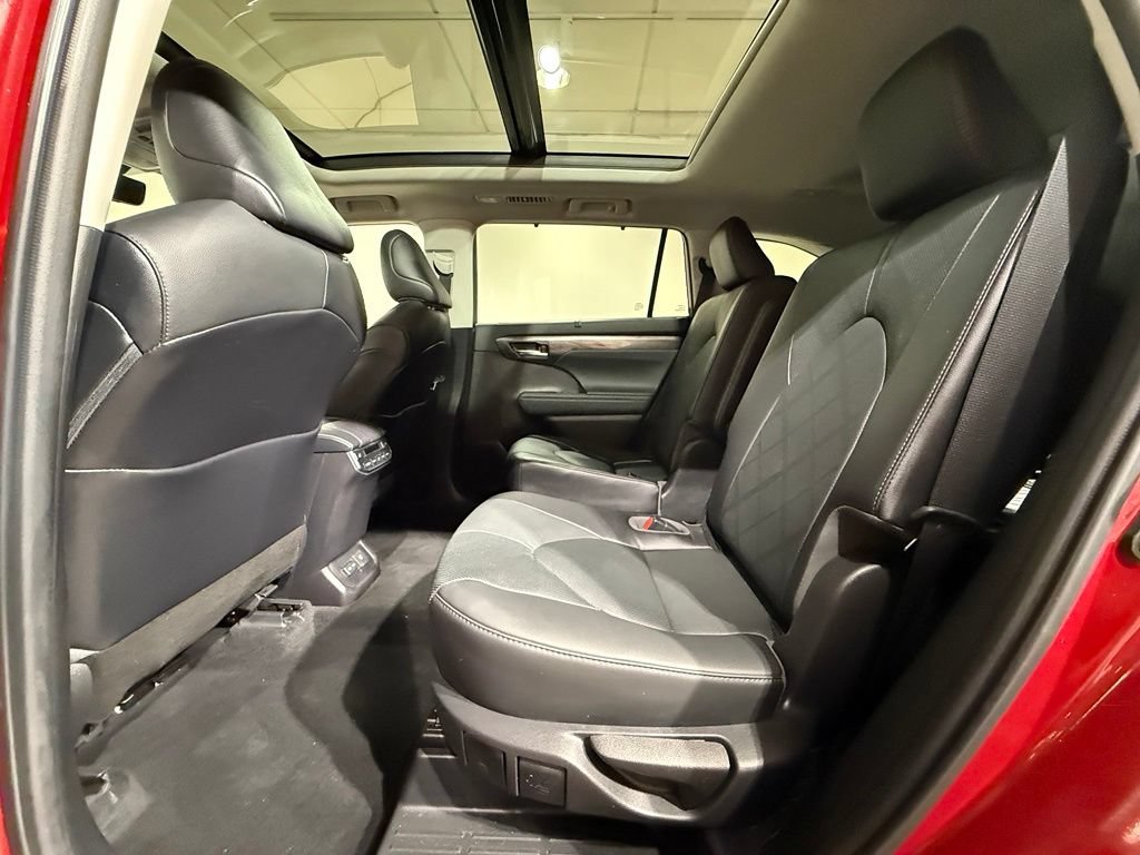 Used 2022 Toyota Highlander Platinum AWD/4WD image 20