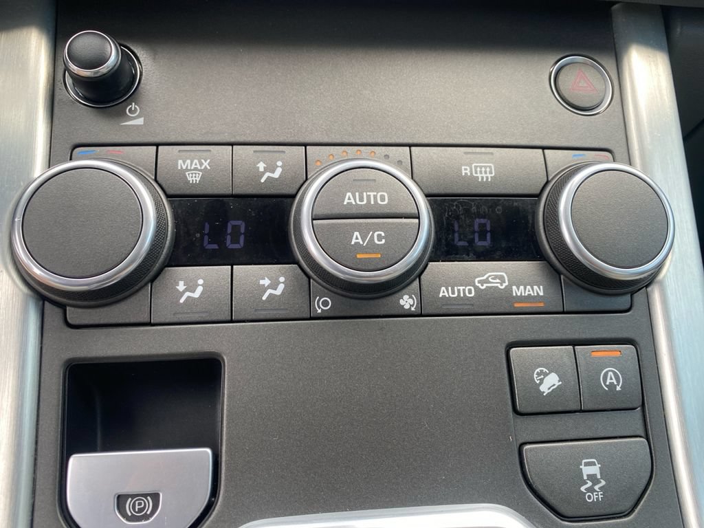 Used 2017 Land Rover Range Rover Evoque SE AWD/4WD image 16