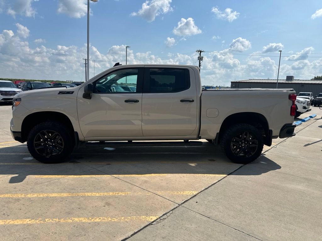 Used 2026 Chevrolet Silverado 1500 Custom Trail Boss w/ LPO, Dark Essentials Package AWD/4WD image 4