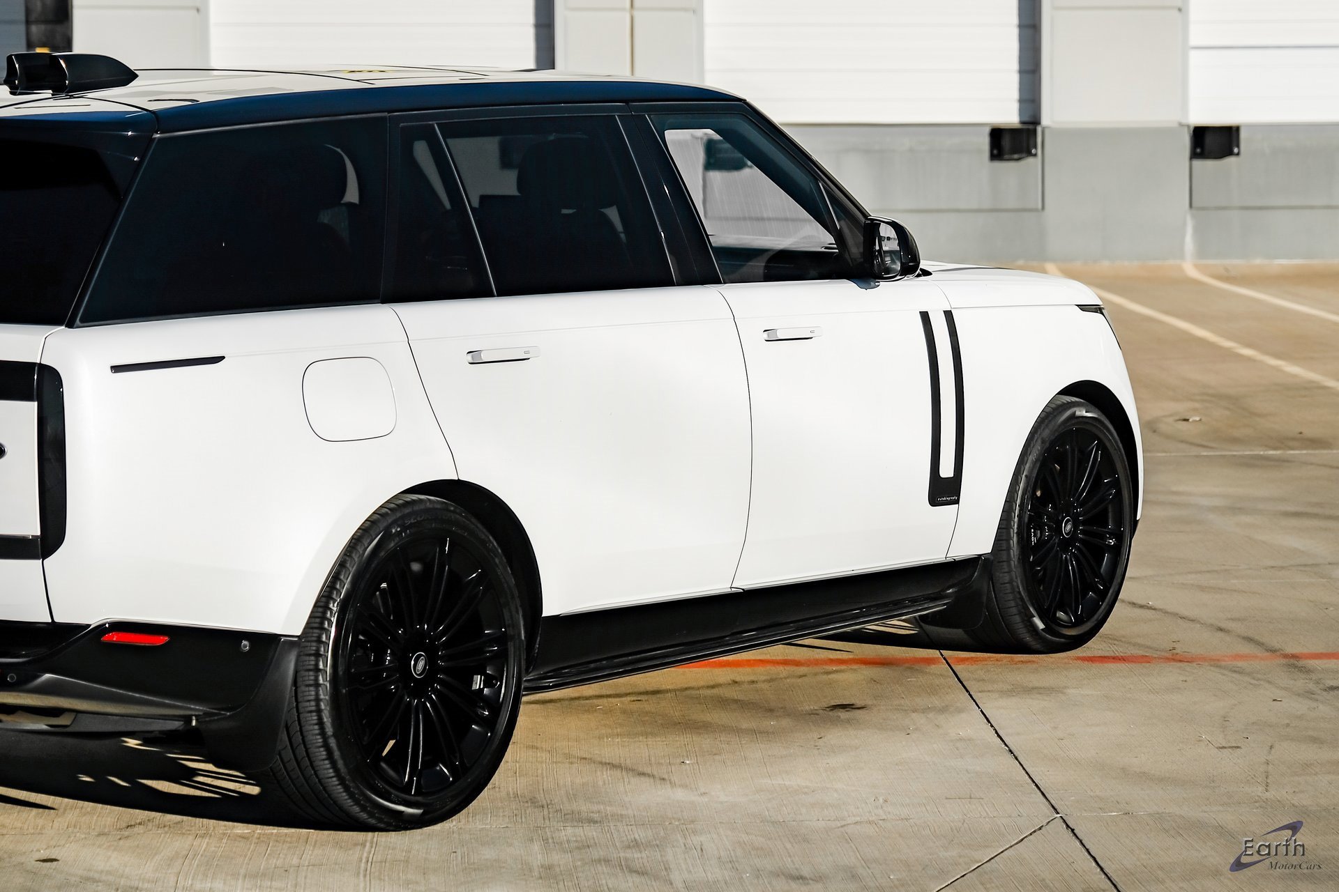 Used 2023 Land Rover Range Rover Long Wheelbase Autobiography image 15