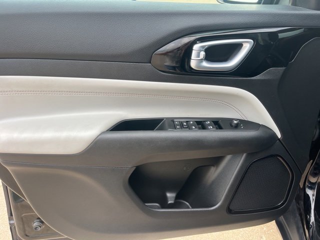 Used 2022 Jeep Compass Limited image 12