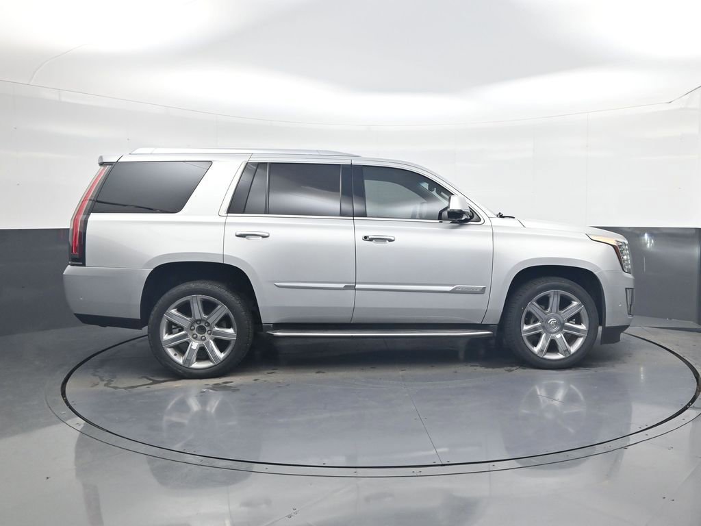 Used 2019 Cadillac Escalade Luxury image 12