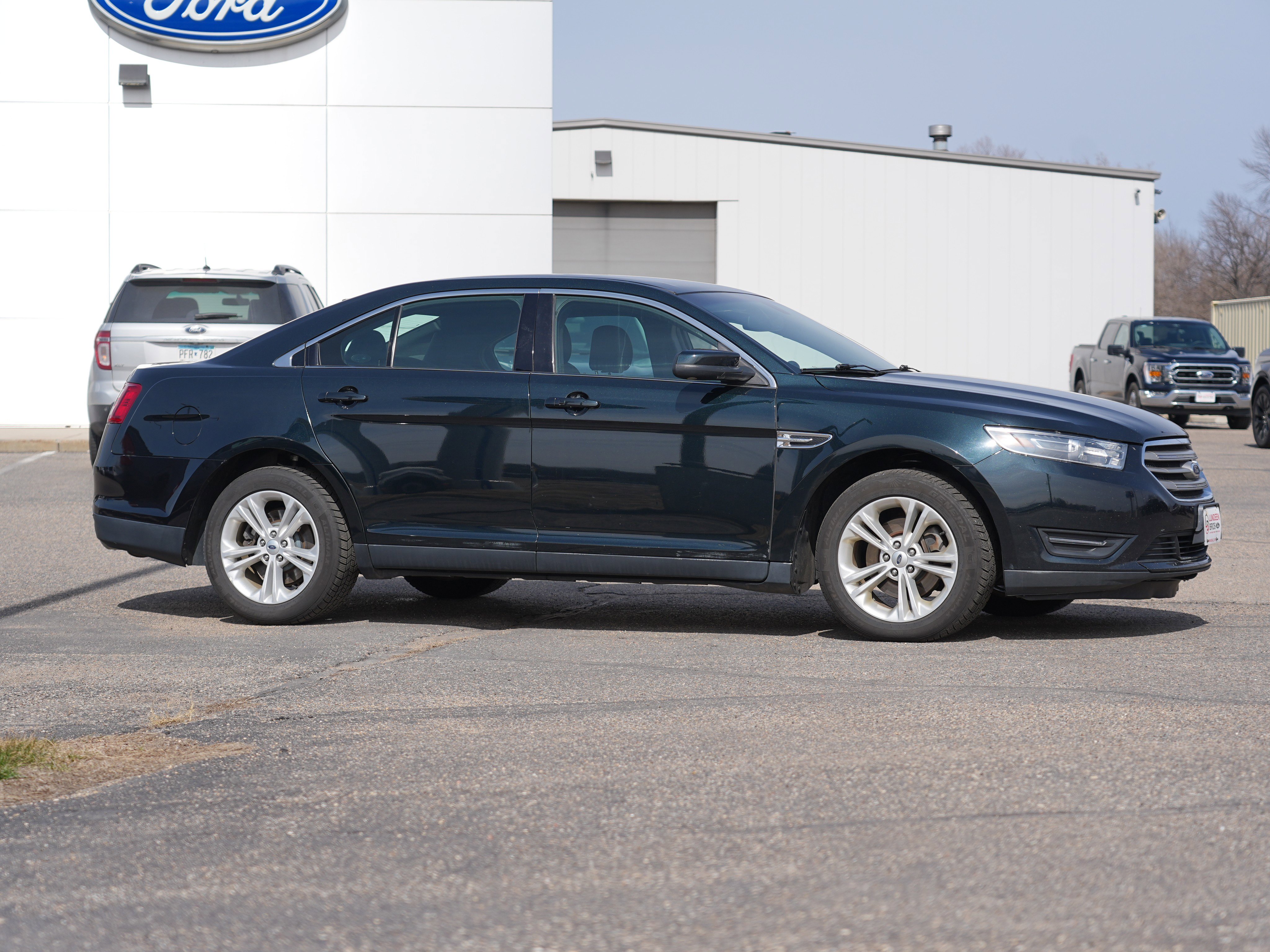 Used 2015 Ford Taurus SEL w/ Equipment Group 201A image 2