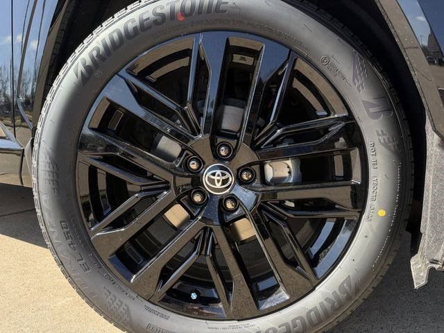 New 2026 Toyota RAV4 XSE image 10