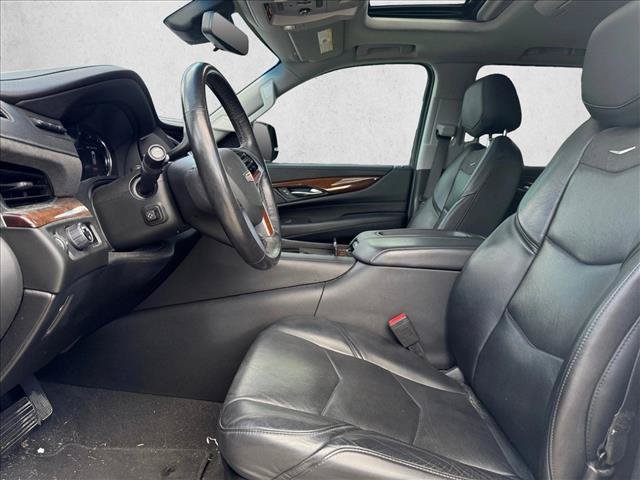 Used 2020 Cadillac Escalade Premium Luxury RWD image 17