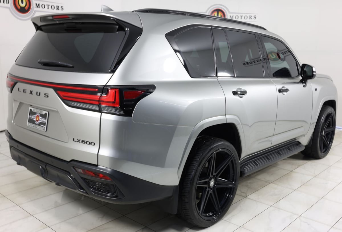 Used 2023 Lexus LX 600 F Sport w/ Accessory Package (Z1) AWD/4WD image 4