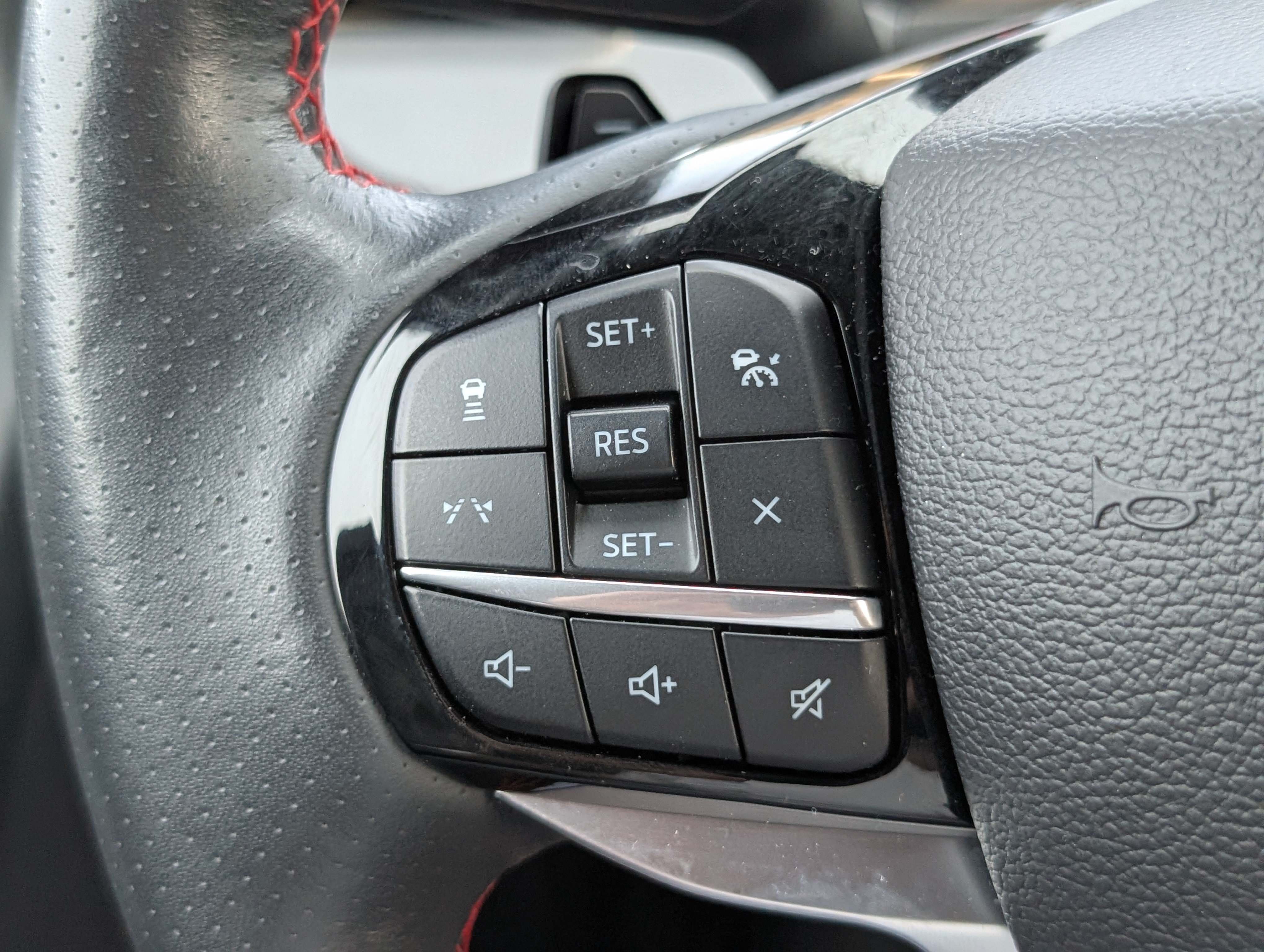 Used 2025 Ford Explorer ST AWD/4WD image 22