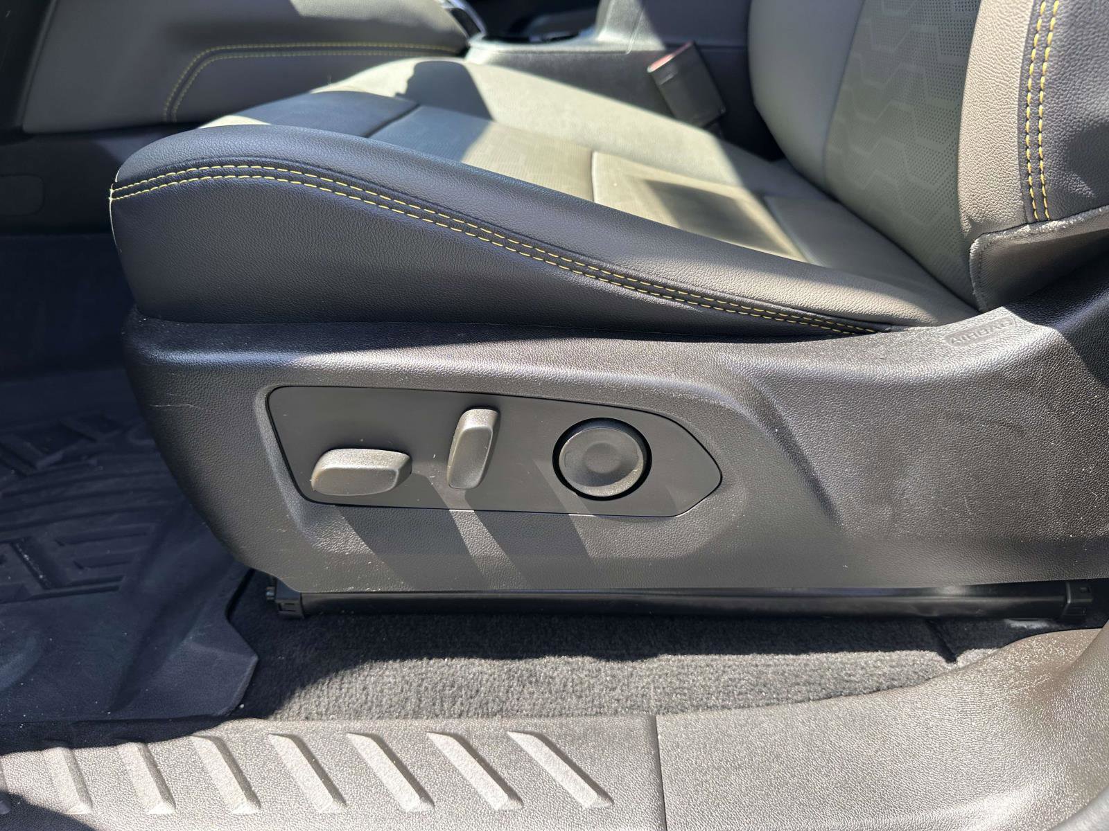 Used 2023 Chevrolet Colorado ZR2 w/ ZR2 Convenience Package III AWD/4WD image 13